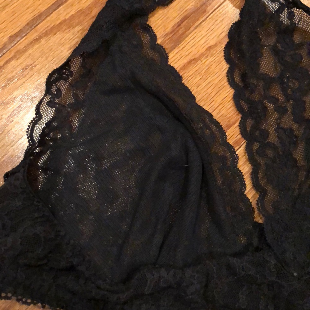 2 Victoria secret bralets - Picture 7 of 7